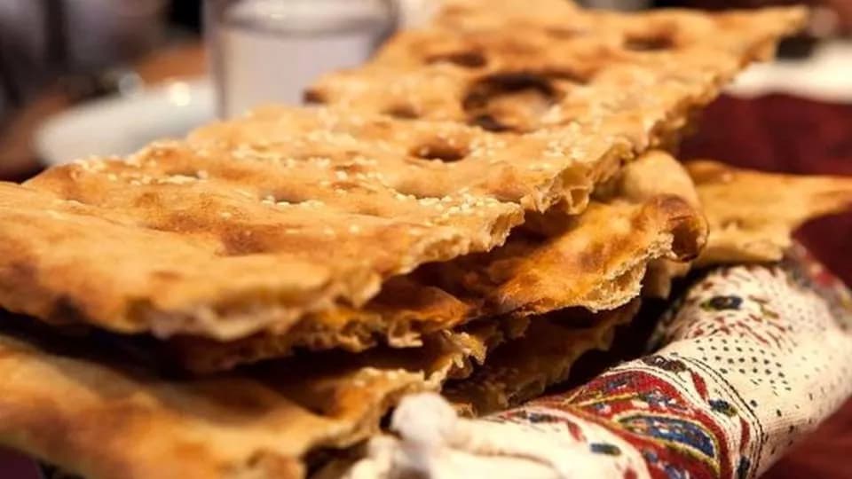تاثیر این نان سنتی بررفع مشکل یبوست
